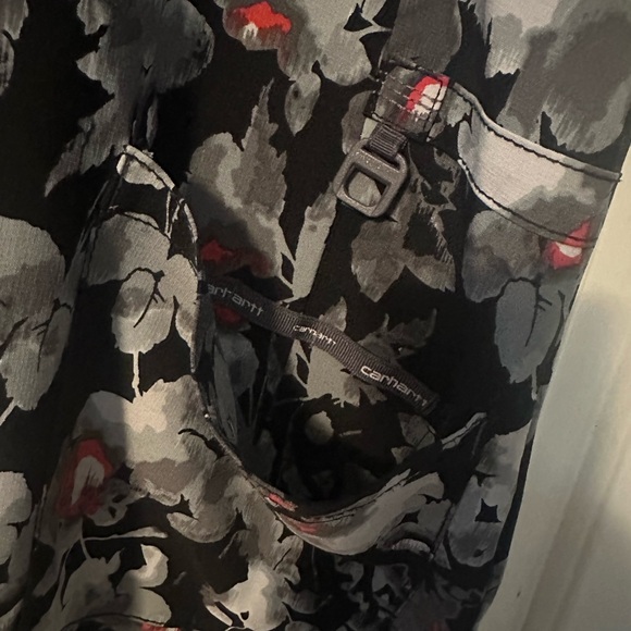 Carhartt scrub top xl - Picture 2 of 3